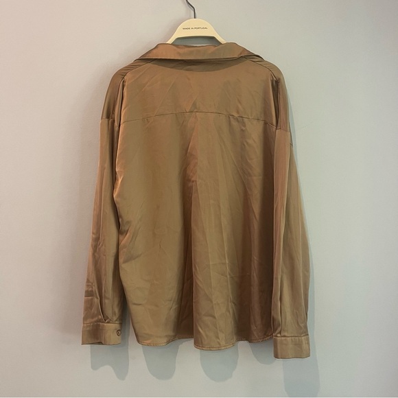 Long sleeve button up size XL - Picture 6 of 6